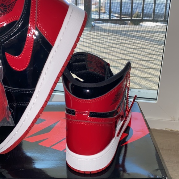 Air Jordan 1 Retro High Patent Bred